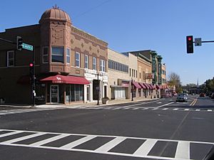 4th Street Looking East in Downtown Peru