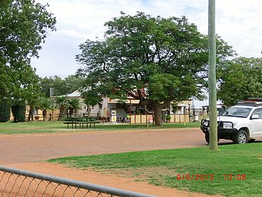 Windorah General Store - panoramio.jpg