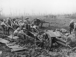 18pdrInMudZillebeke9August1917