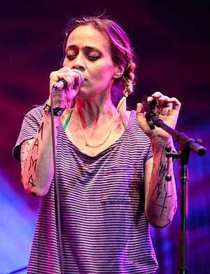 Fiona Apple by Sachyn Mital (cropped).jpg