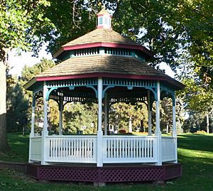 Hanscom Park (Omaha) pavilion 1