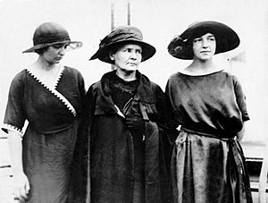 Irène, Marie et Ève Curie