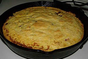 Skillet cornbread (cropped)