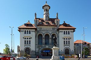 Statue of Ovid and National History Museum in Constantza