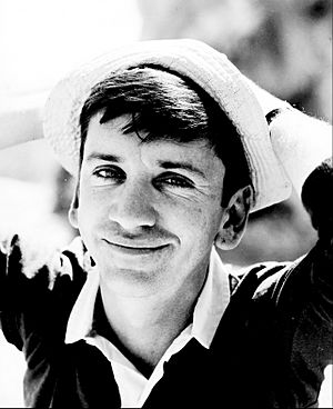 Bob Denver Gilligans Island 1965.jpg