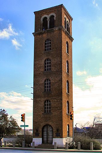 Buford tower austin 2014.jpg