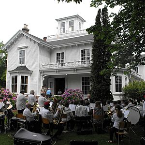 Hantsport ChurchillHouse Band.jpg