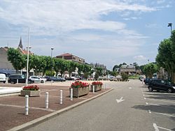 La Tour du Pin (centre)