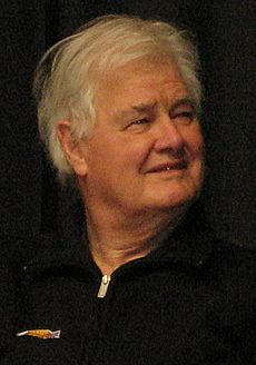 Tex Winter, walton, farmar (3215064464) (cropped)