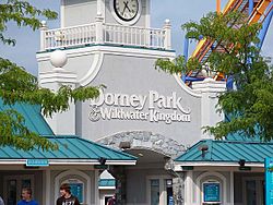 Dorney Park entrance.jpg