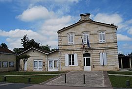 Genissac Mairie.JPG