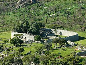 Great-Zimbabwe-ruins-outer-walls-3-1200