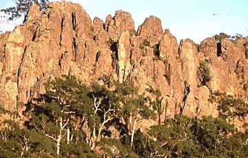 HangingRock0005.jpg