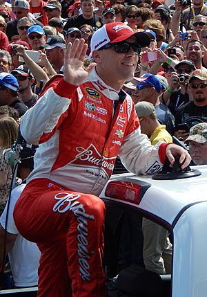 Kevin Harvick at the Daytona 500 (cropped)