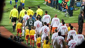 Teams head out for England & USA World Cup match 2010-06-12