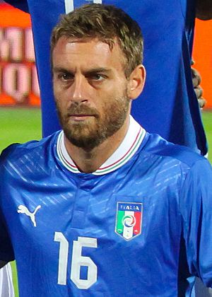 Daniele De Rossi BGR-ITA 2012.jpg