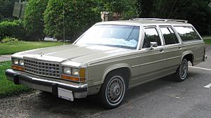 Ford Country Squire front