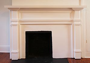 Hoss-House-2nd-floor-east-side mantle