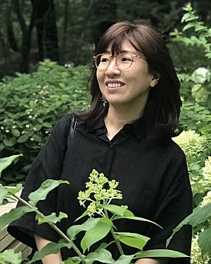 Suzy Lee (cropped).jpg