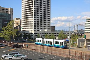 Tacoma Link approaches S 13th Street