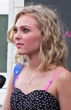 AnnaSophia Robb 2013 (cropped)