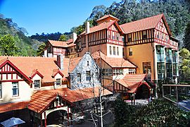 Caves-House-Accommodation-at-Jenolan-Caves.jpg