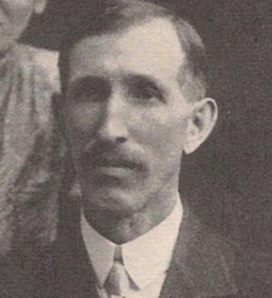 Elias Disney 1913.jpg