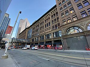 Hudson's Bay Queen Street 2021