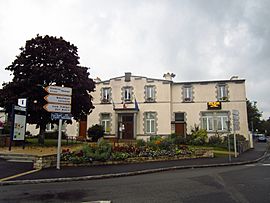 The town hall in Bohars