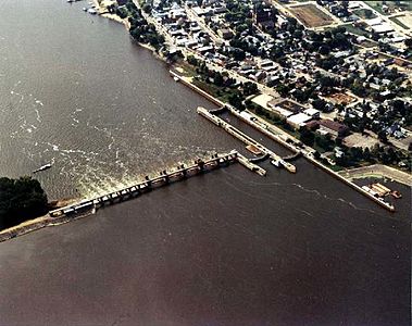 Mississippi River Lock and Dam number 10