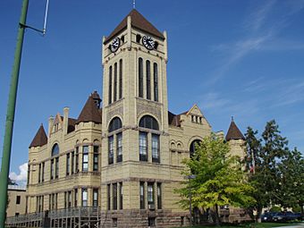 Morrison Co Courthouse 1.jpg