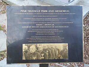 Pink-Triangle-Park-and-Memorial-San-Francisco-2013-a 02