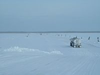 Truckscrossingalbanyriver2004feb20