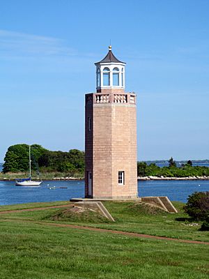 Avery Point Lighthouse, June 2014.JPG