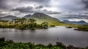 Derryclare Lough, Twelve Bens.jpg