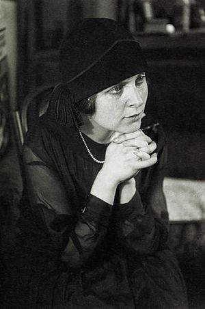 Elsa-triolet-1925.jpg