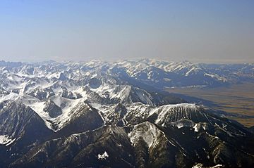 NorthernAbsarokasNearLivingstonMontana2010.jpg