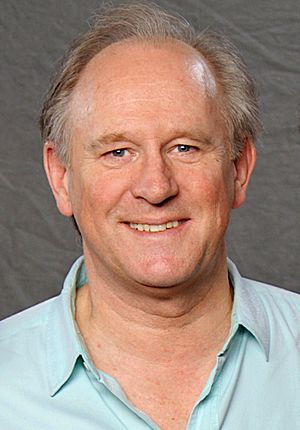 Peter Davison 2016.jpg