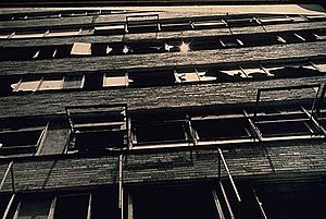 Pruitt-Igoe-vandalized-windows