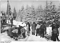 Bundesarchiv Bild 183-09641-0005, Oberhof, II. Wintersportmeisterschaften, Vorbereitungen zum Bobfahren