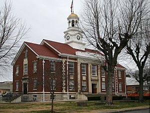 Cannon County Courthouse in Woodbury