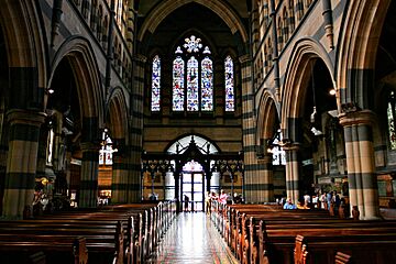 Interior of st pauls melb02