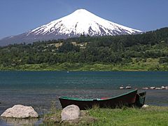 Lago Villarrica mit Vulkan Villarrica