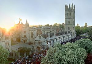 Magdalen-may-morning-2007-panorama