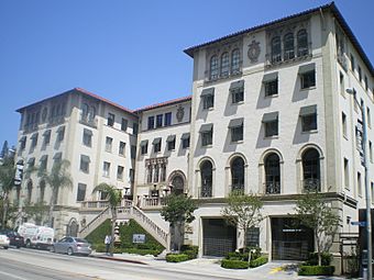 Hacienda Arms (Piazza del Sol), West Hollywood.JPG