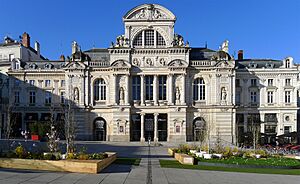 P1320004 Angers Grand theatre rwk