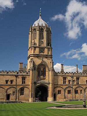 Tom Quad, Christ Church, Oxford (cropped)