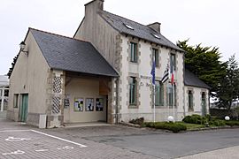 13 Mairie Tréglonou.jpg