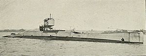 HMS L 15 starboard bow view