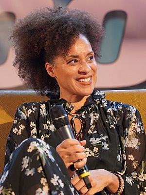 Karyn Parsons 2021 (51651243095) (cropped).jpg